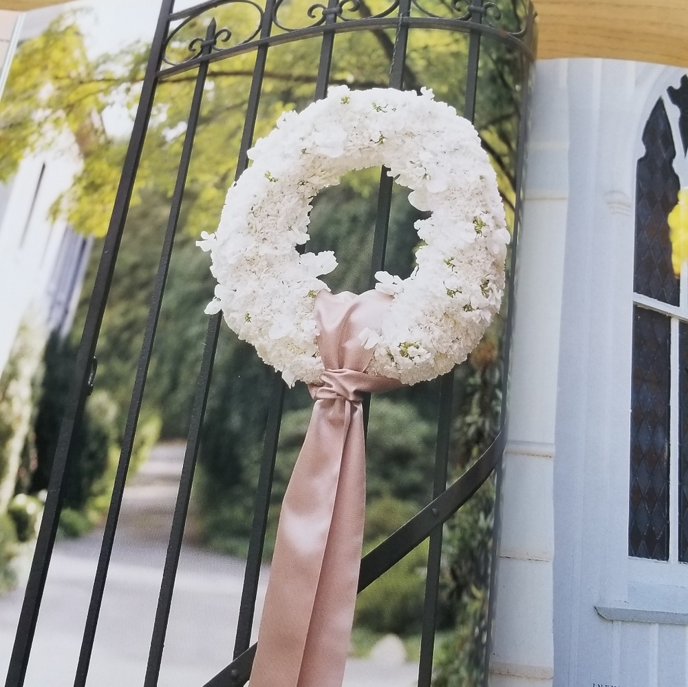 Martha Stewart Weddings - Picture 3 of 8
